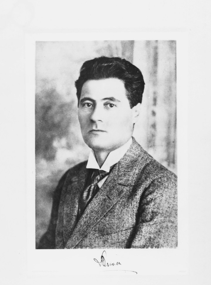 david-oliver-1907-crop